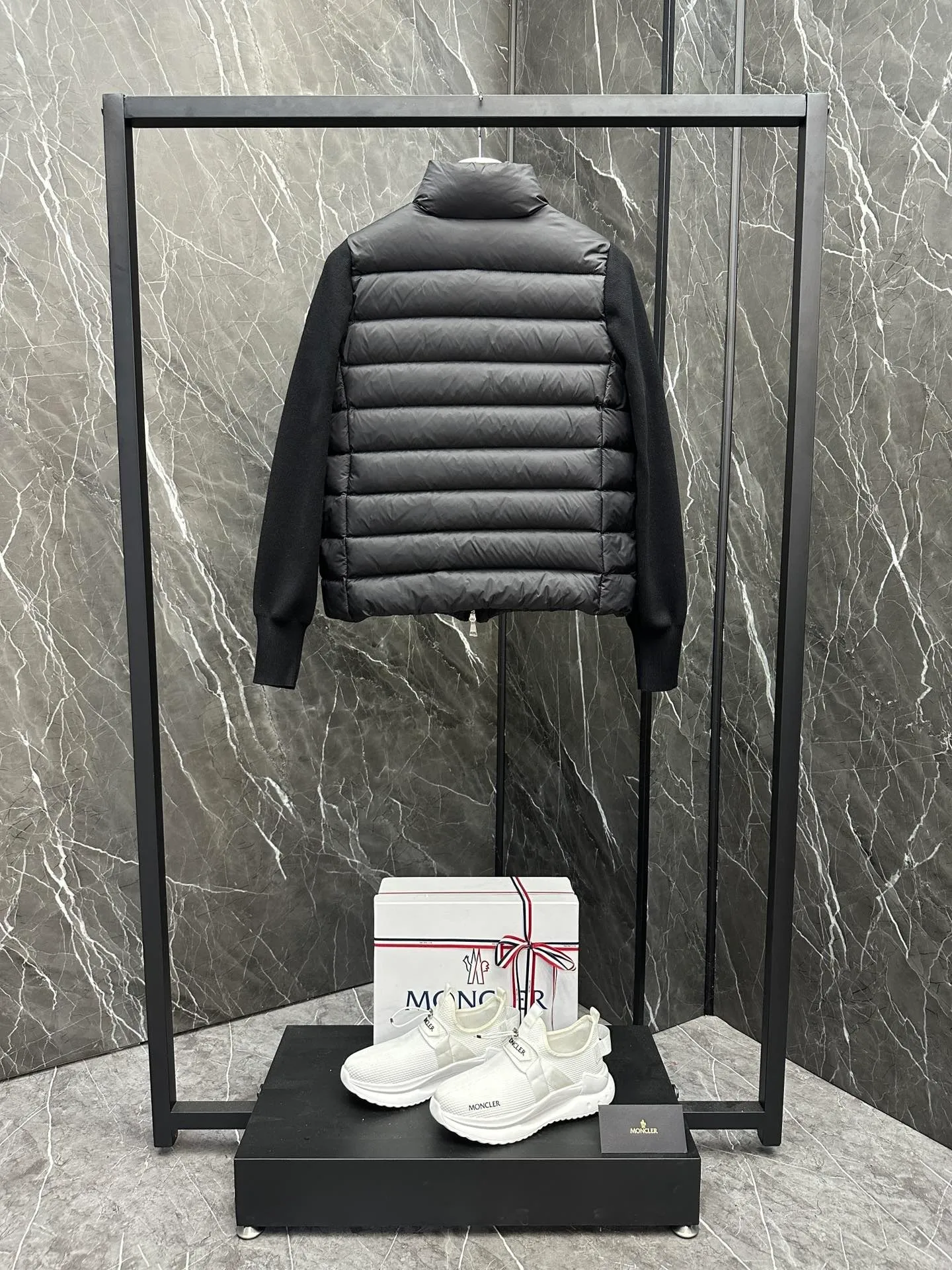 Moncler｜ ｜ ：White、Black、 Size：S、M、L、 !!! 。 ， ， !!! ， ， ！ ， ， ！ ， !!! ， 。 ， ， ， !